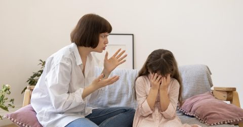 medium-shot-mother-scolding-daughter medium-shot-mother-scolding-daughter